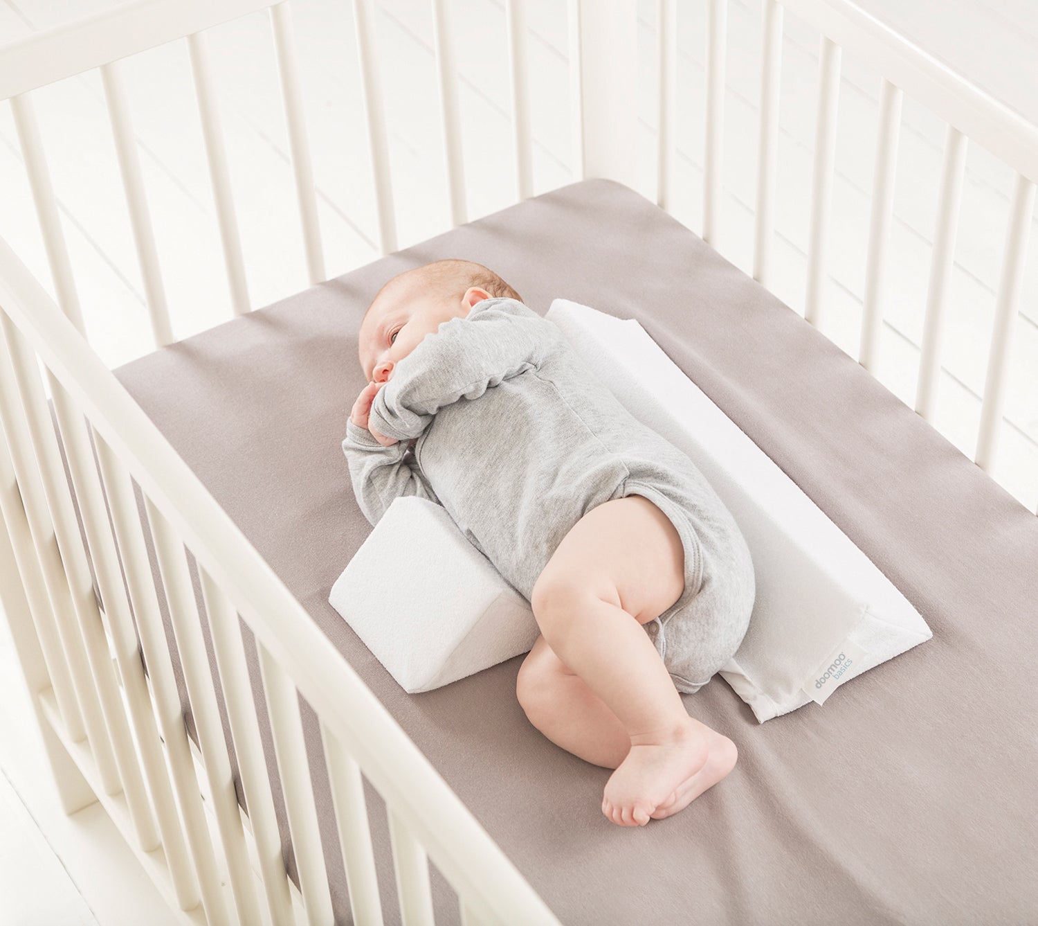 Doomoo Baby Sleep: Side Positioner – Hatchery Cribs Singapore