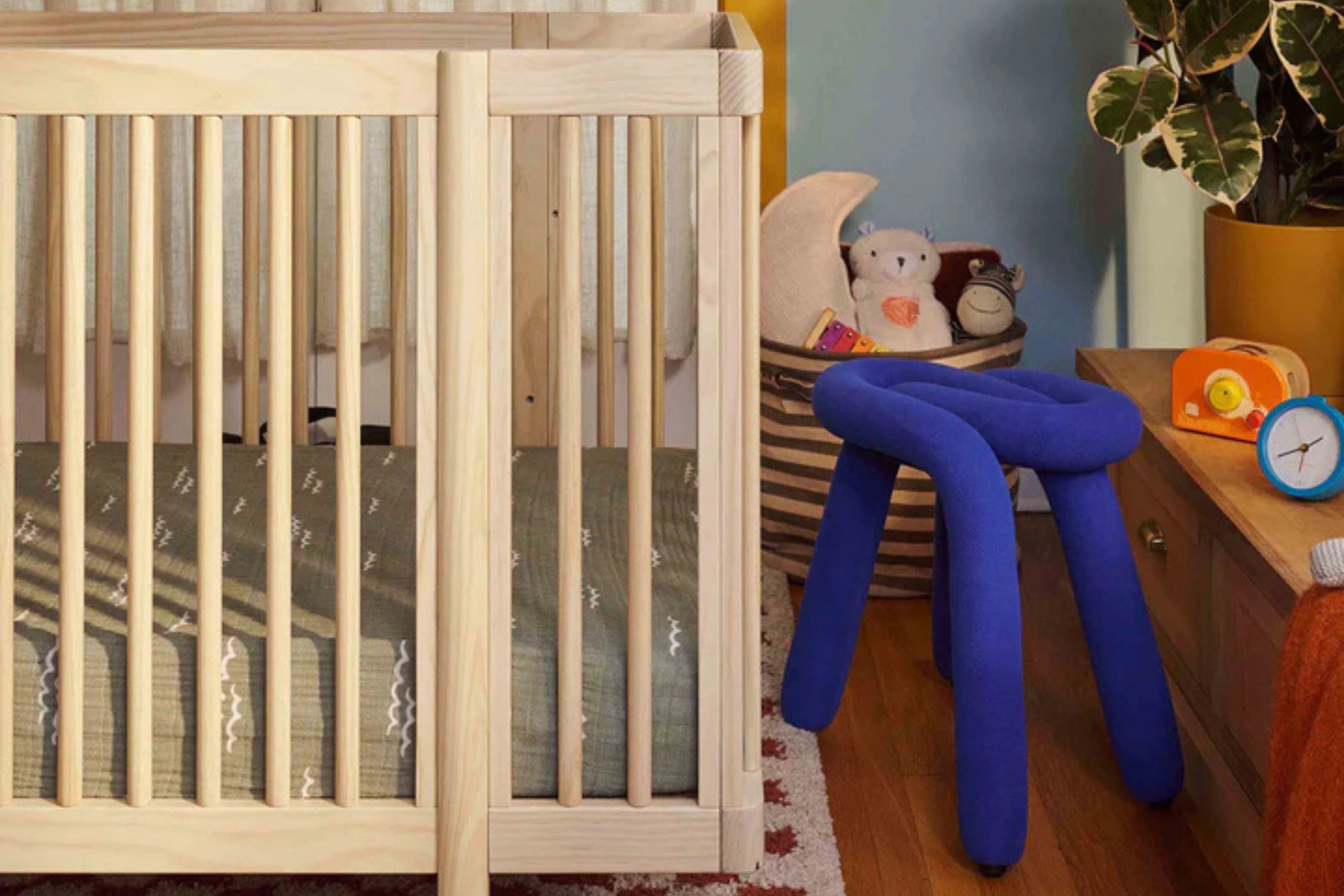 Babyletto blonde pogo 8-in-1-convertible crib zoom in to details#color_blonde