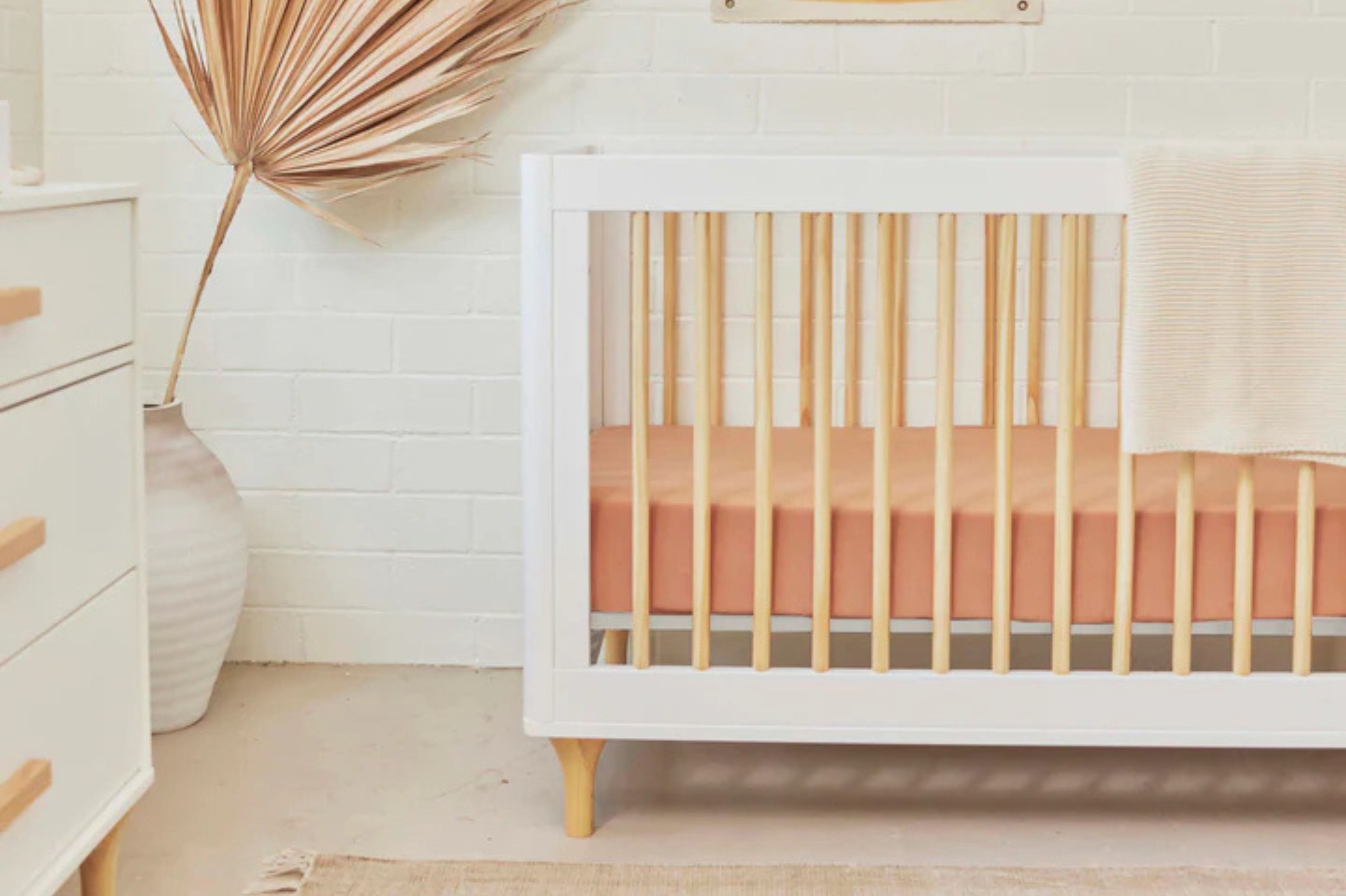 Babyletto Lolly Crib White Natural#color_white-and-natural