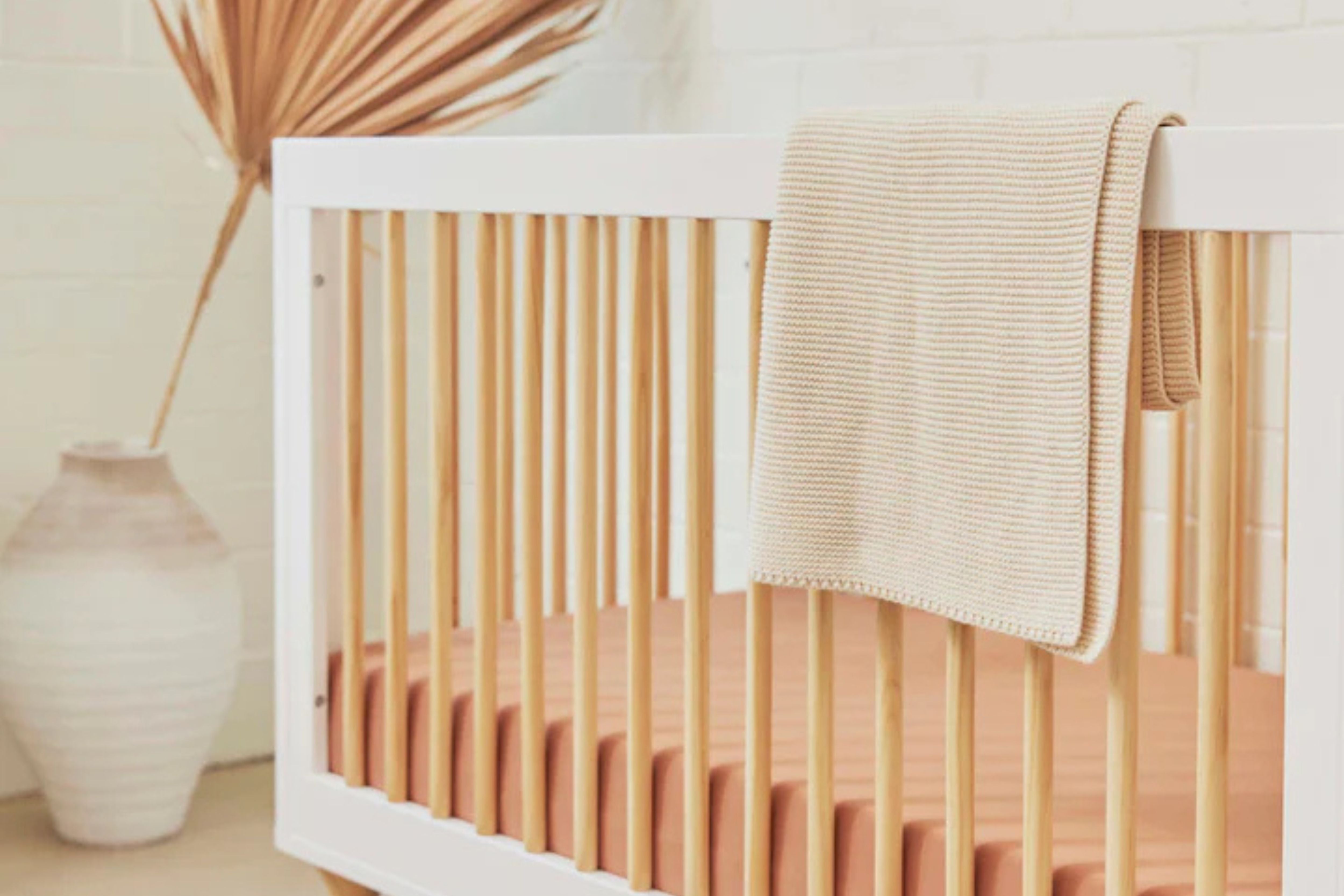 Babyletto Lolly Crib White Natural#color_white-and-natural